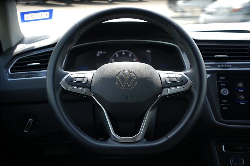 Thumbnail: 2024 Volkswagen Tiguan - 12
