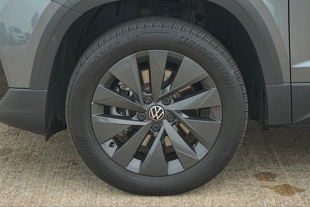 Thumbnail: 2023 Volkswagen Taos - 8