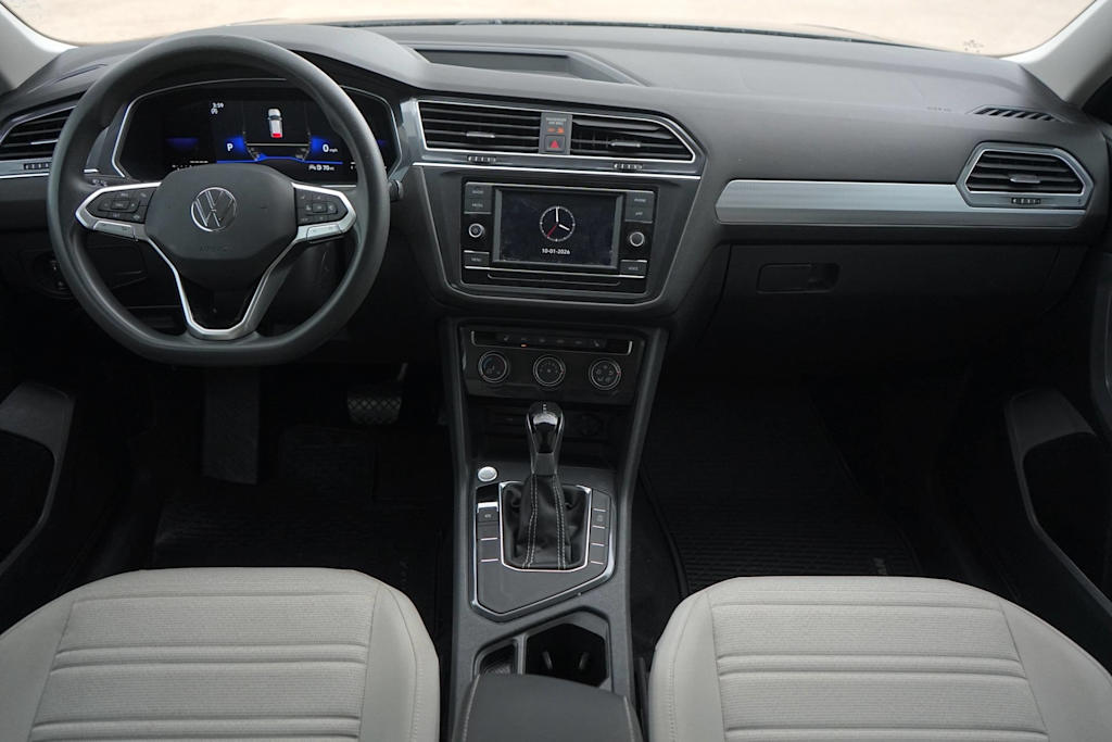 Thumbnail: 2023 Volkswagen Tiguan - 10