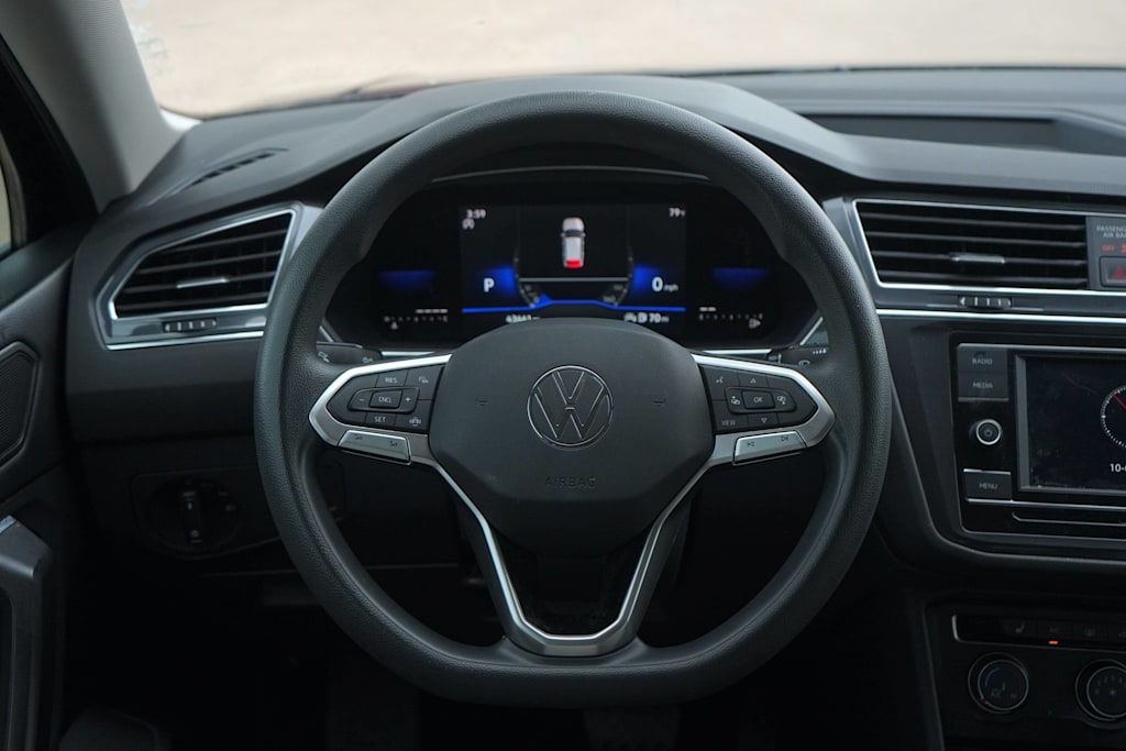 Thumbnail: 2023 Volkswagen Tiguan - 14