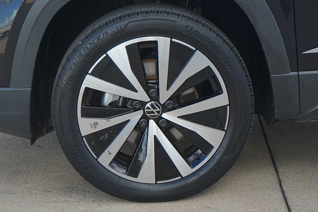 Thumbnail: 2024 Volkswagen Taos - 8