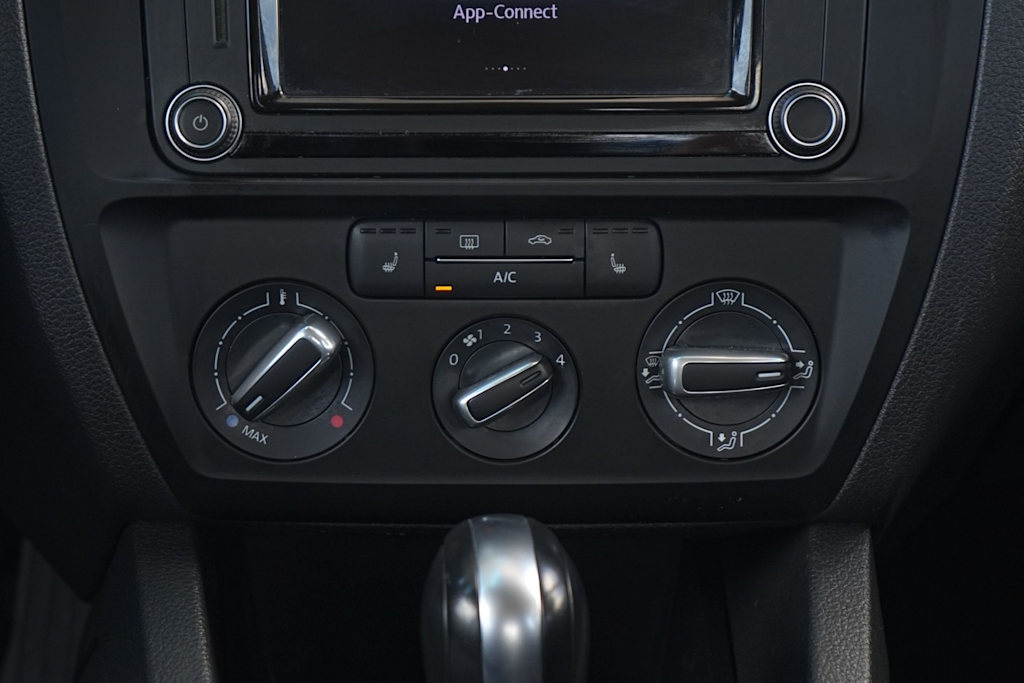 Thumbnail: 2016 Volkswagen Jetta - 25