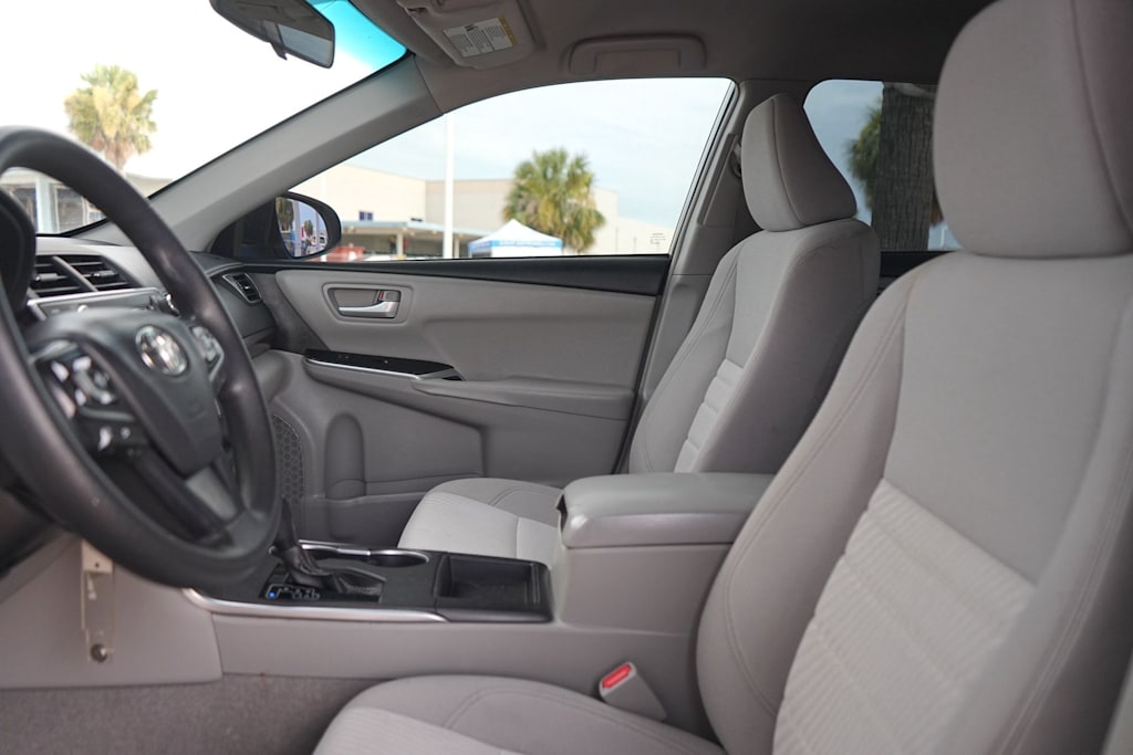 Thumbnail: 2017 Toyota Camry - 11