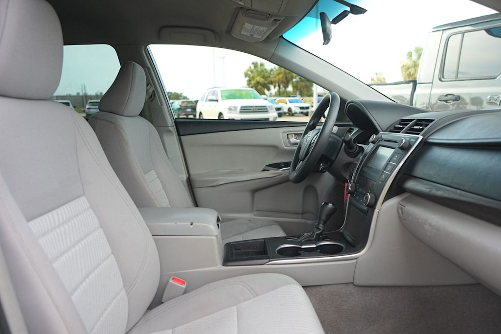 Thumbnail: 2017 Toyota Camry - 12