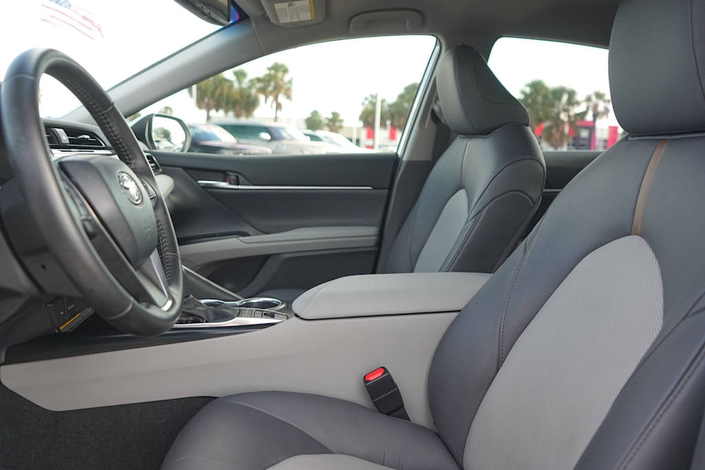 Thumbnail: 2020 Toyota Camry - 11