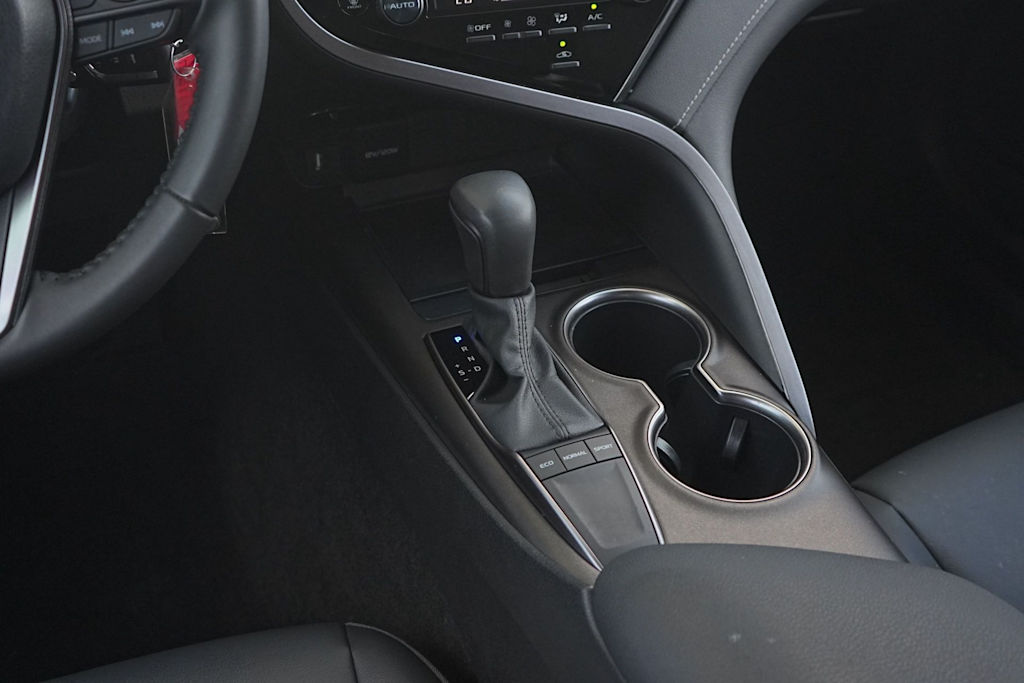 Thumbnail: 2023 Toyota Camry - 16