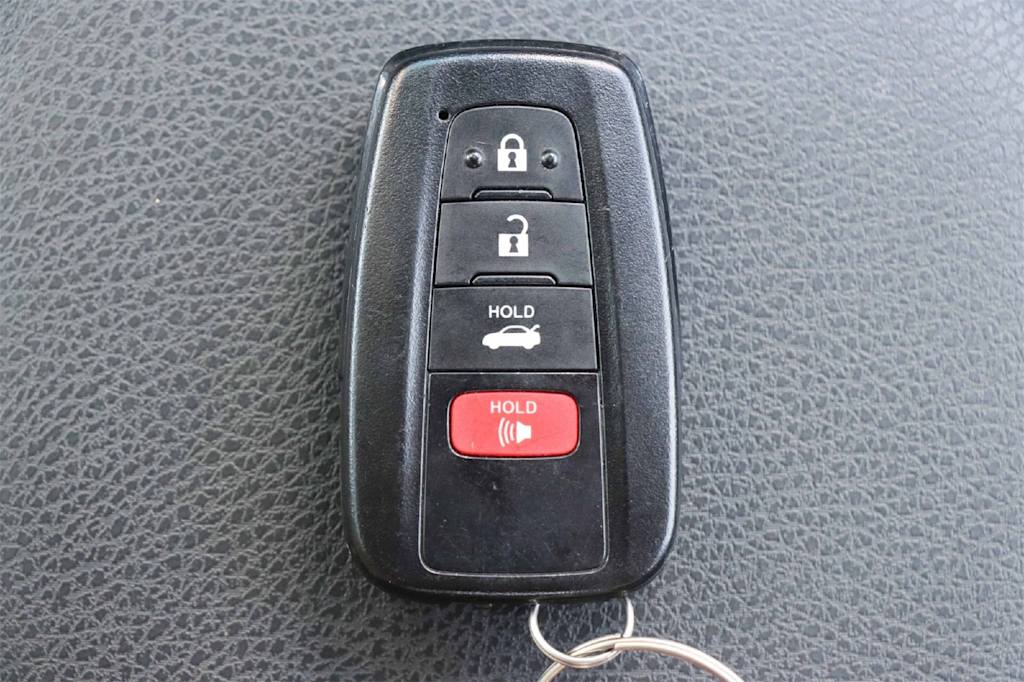 Thumbnail: 2022 Toyota Camry - 19