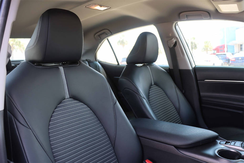 Thumbnail: 2022 Toyota Camry - 11