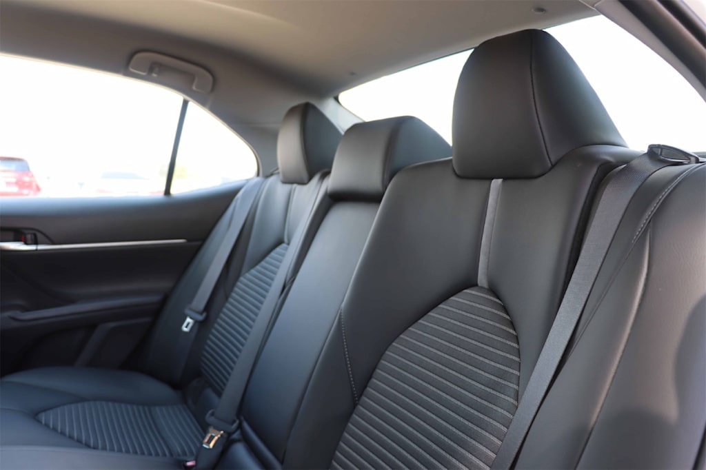 Thumbnail: 2022 Toyota Camry - 21