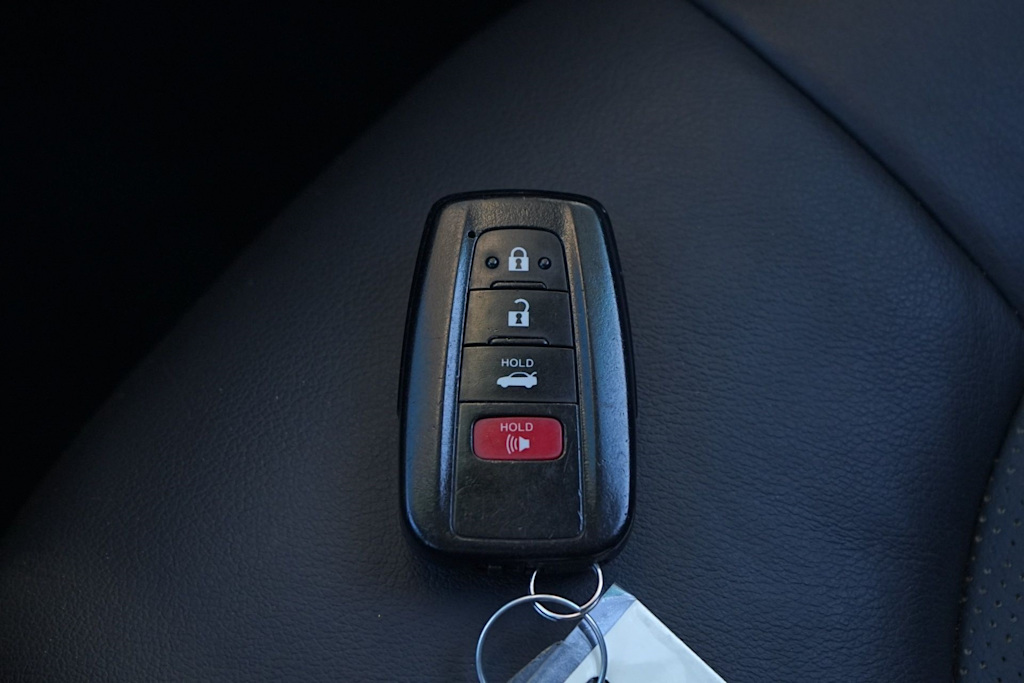 Thumbnail: 2020 Toyota Camry - 18