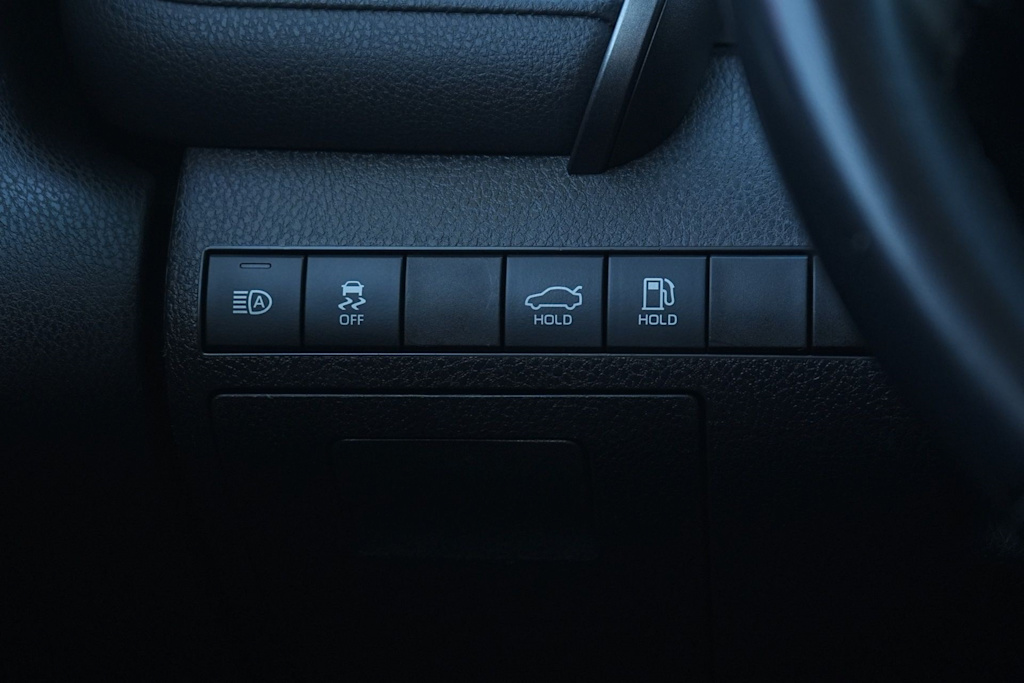 Thumbnail: 2020 Toyota Camry - 26