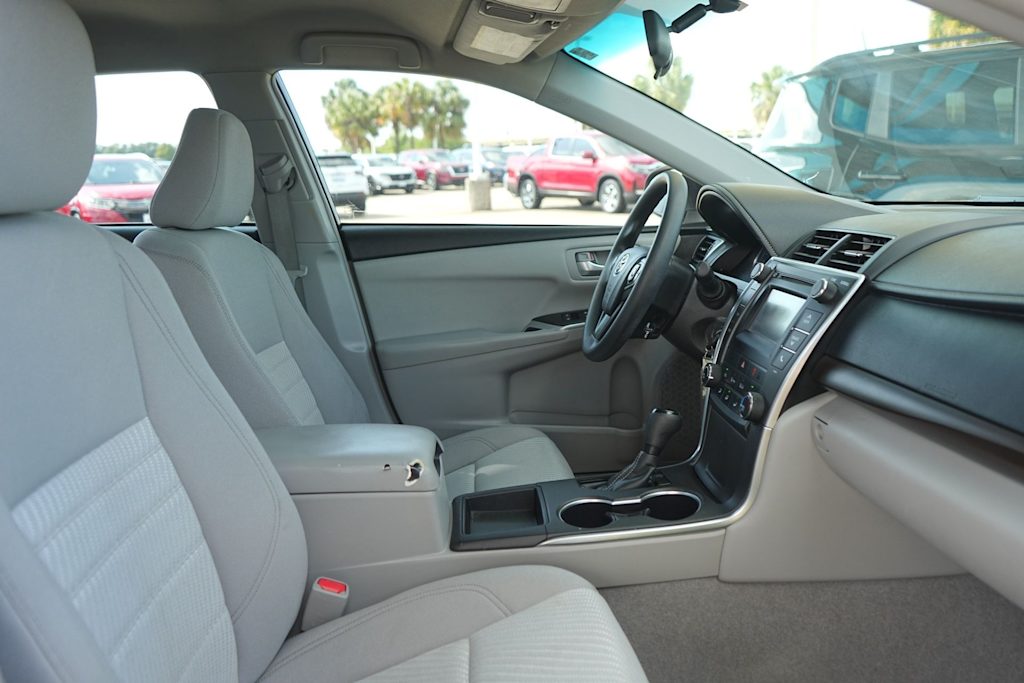 Thumbnail: 2016 Toyota Camry - 12