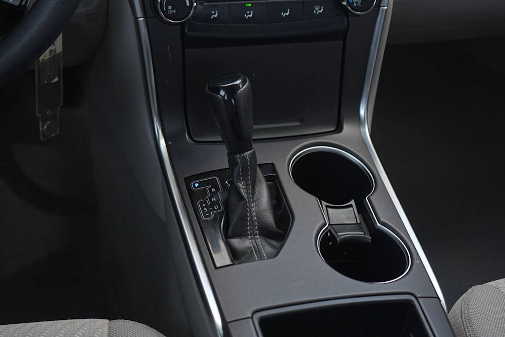 Thumbnail: 2016 Toyota Camry - 16