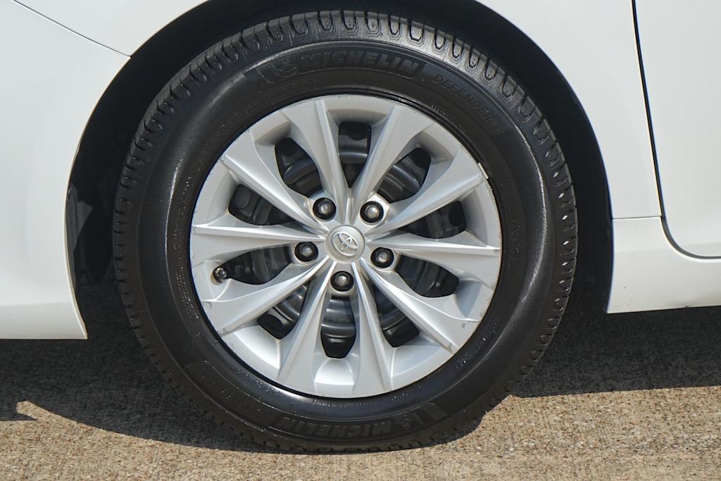Thumbnail: 2016 Toyota Camry - 8