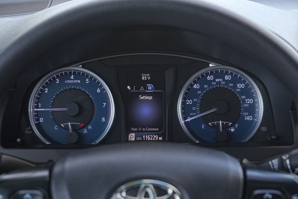 Thumbnail: 2016 Toyota Camry - 17