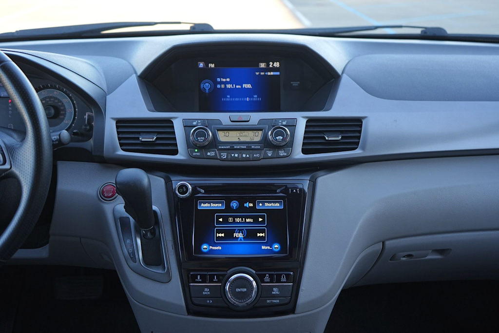 Thumbnail: 2017 Honda Odyssey - 14