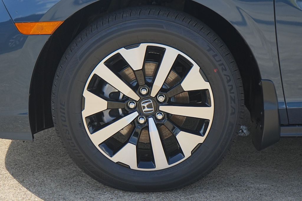 Thumbnail: 2026 Honda Odyssey - 8