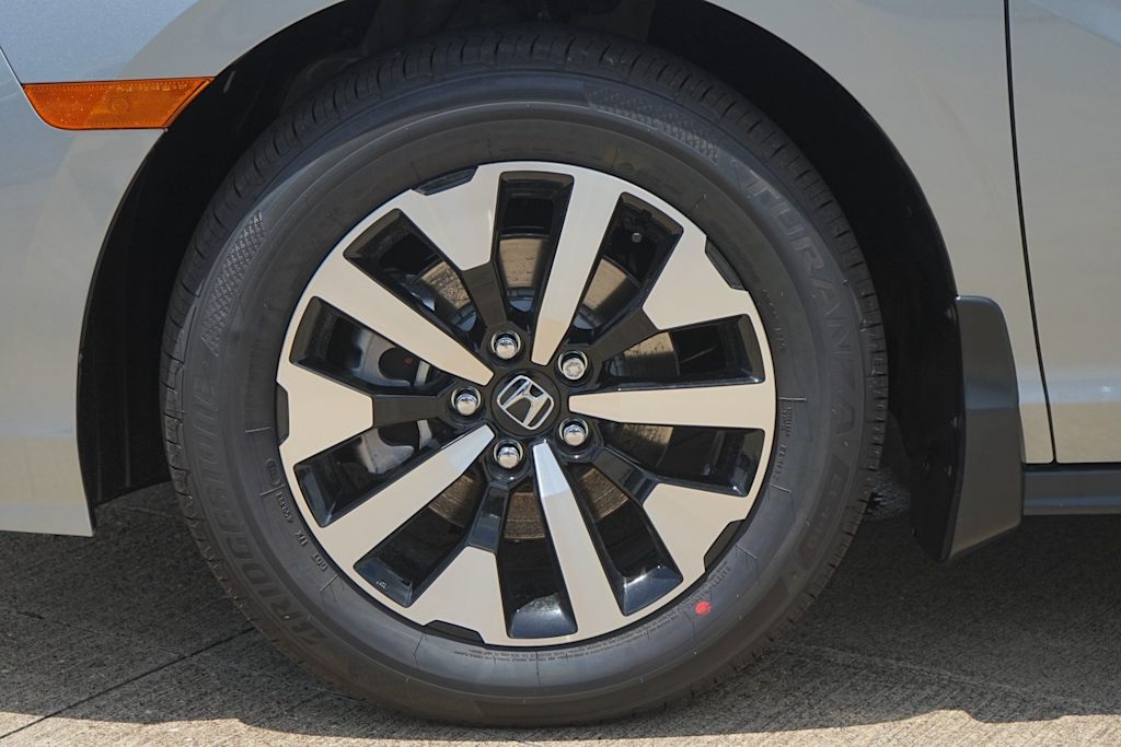 Thumbnail: 2026 Honda Odyssey - 8