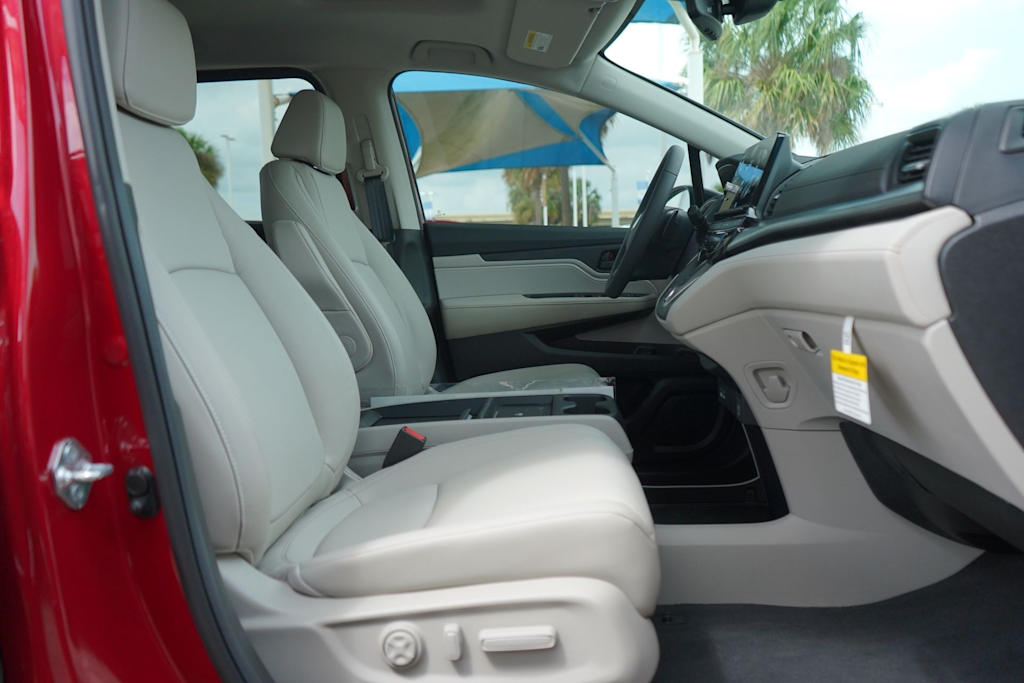 Thumbnail: 2026 Honda Odyssey - 12