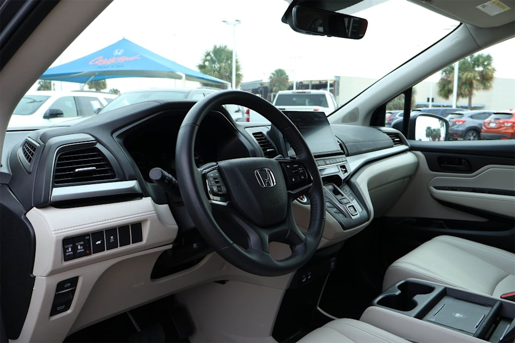 2025 Honda Odyssey - Image 3