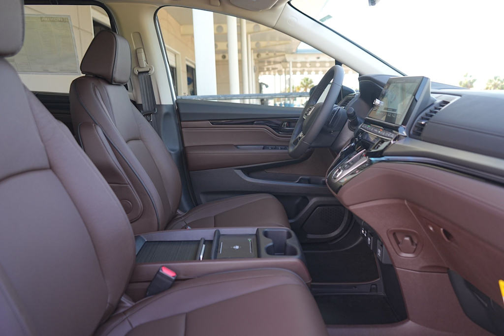 Thumbnail: 2026 Honda Odyssey - 12