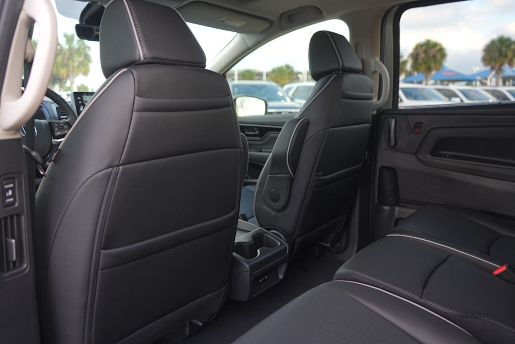 Thumbnail: 2026 Honda Odyssey - 13