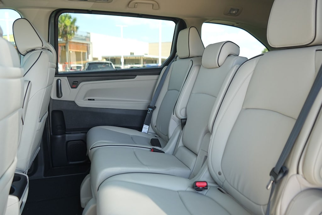 Thumbnail: 2027 Honda Odyssey - 18
