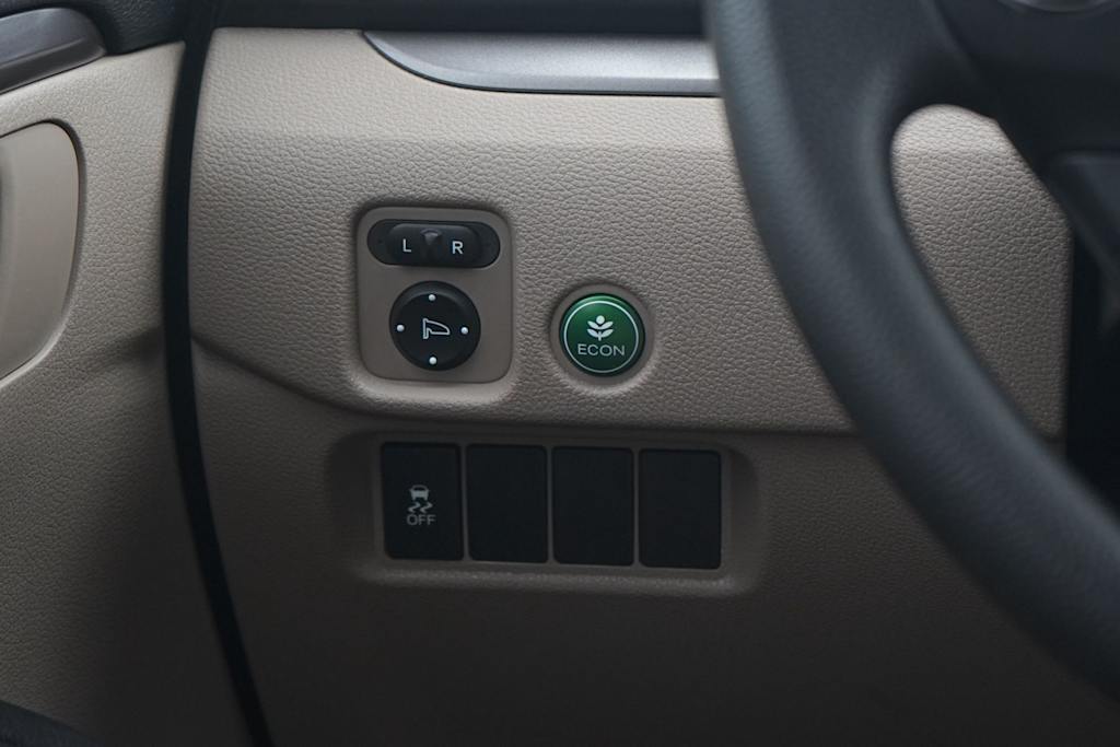 Thumbnail: 2016 Honda Pilot - 26