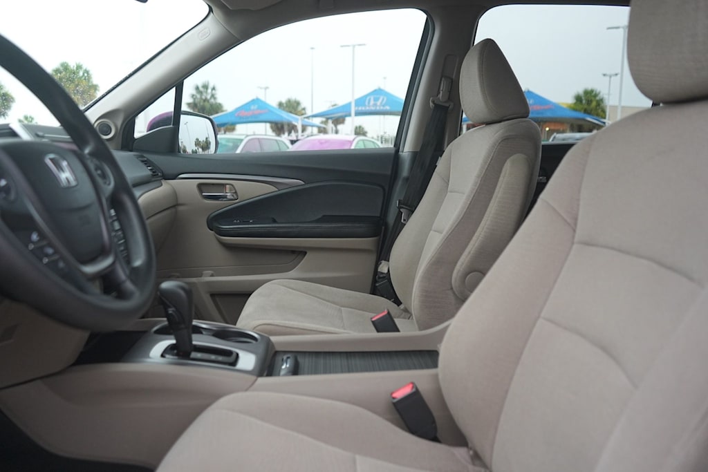 Thumbnail: 2016 Honda Pilot - 11