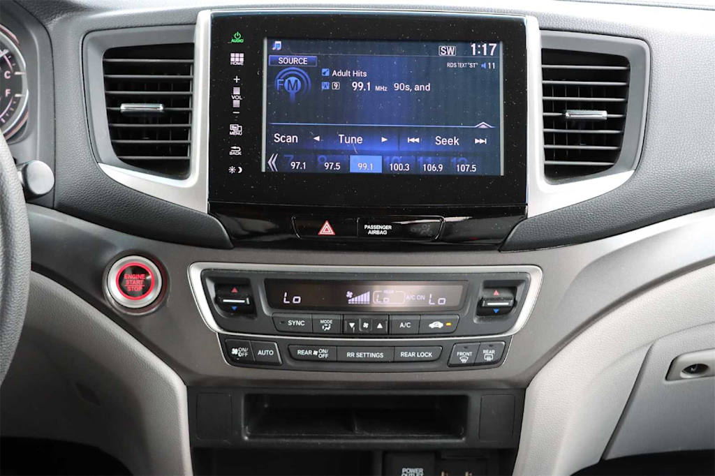 Thumbnail: 2016 Honda Pilot - 15