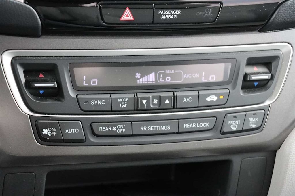 Thumbnail: 2016 Honda Pilot - 22