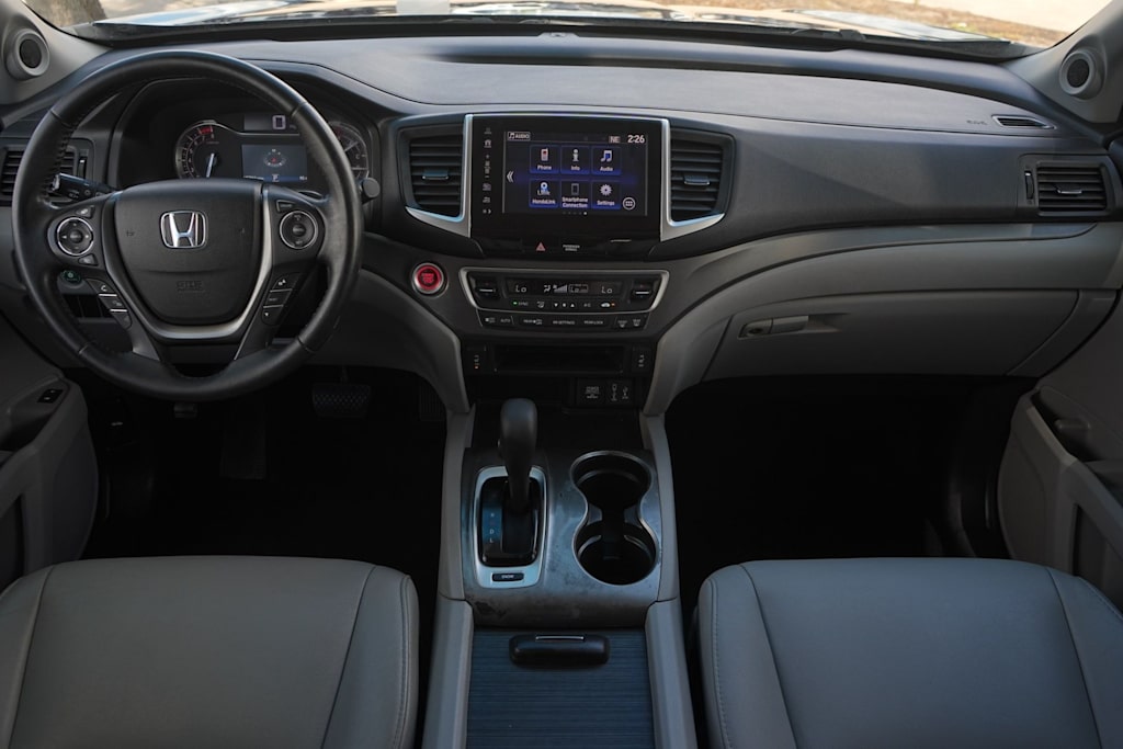 Thumbnail: 2017 Honda Pilot - 10