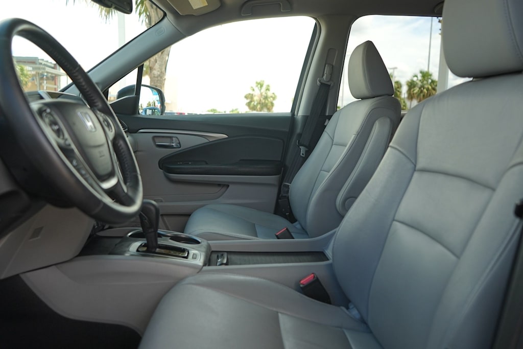 Thumbnail: 2017 Honda Pilot - 11