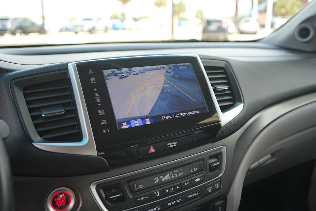 Thumbnail: 2017 Honda Pilot - 25