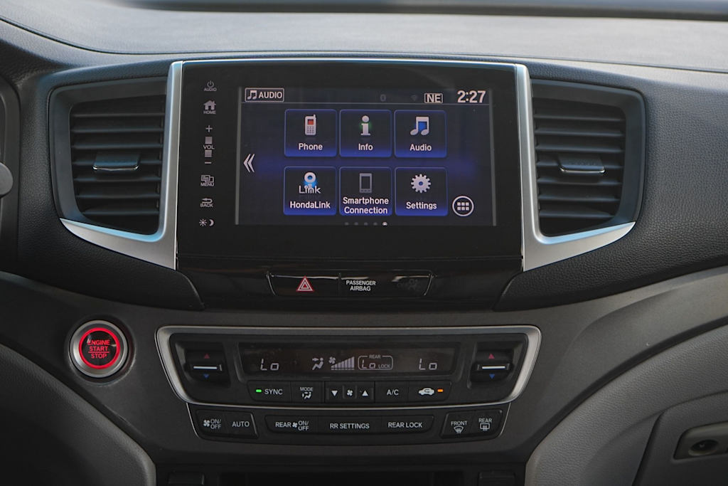 Thumbnail: 2017 Honda Pilot - 15