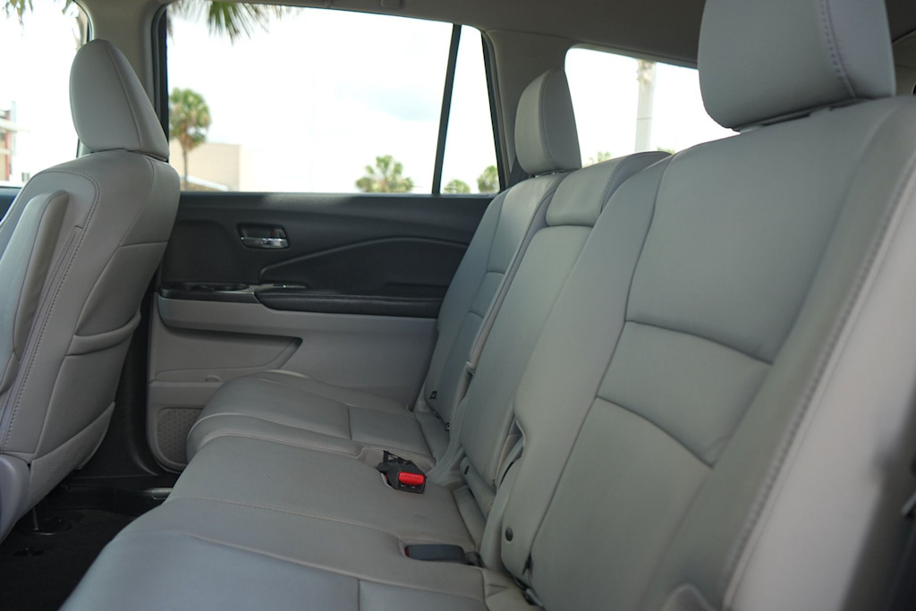 Thumbnail: 2017 Honda Pilot - 22