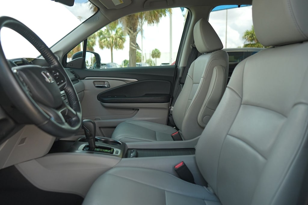Thumbnail: 2019 Honda Pilot - 11