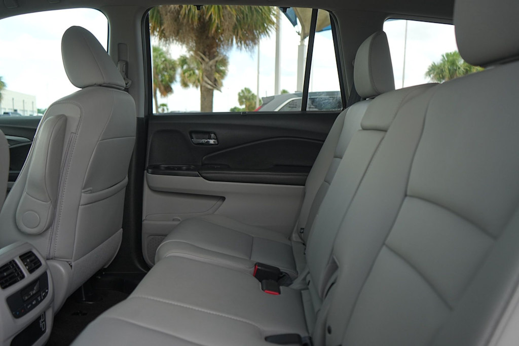 Thumbnail: 2019 Honda Pilot - 22