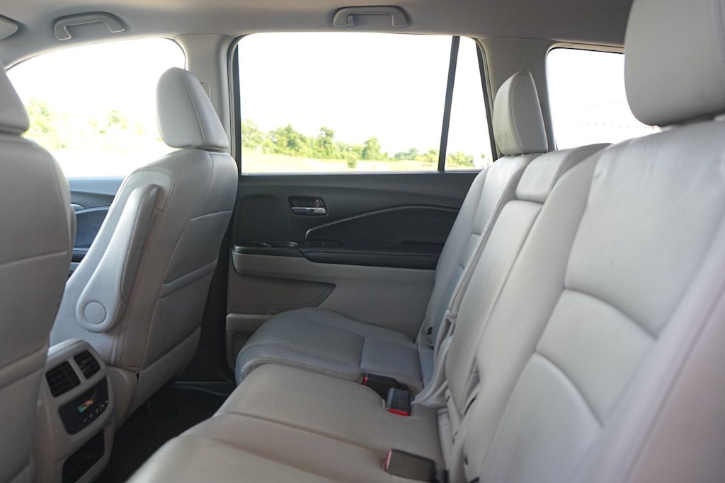 Thumbnail: 2016 Honda Pilot - 22