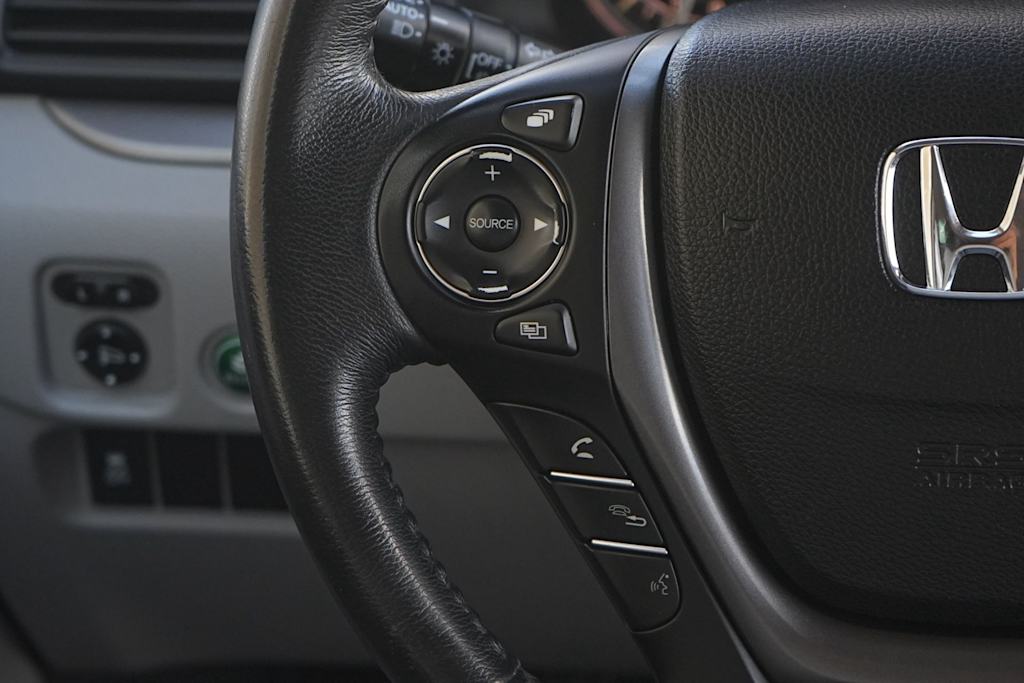 Thumbnail: 2016 Honda Pilot - 23