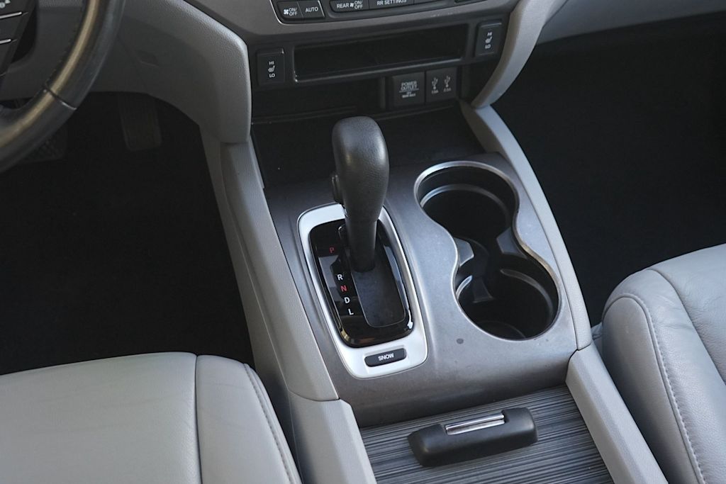 Thumbnail: 2016 Honda Pilot - 16