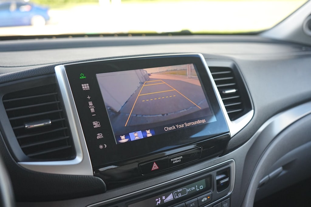 Thumbnail: 2016 Honda Pilot - 25