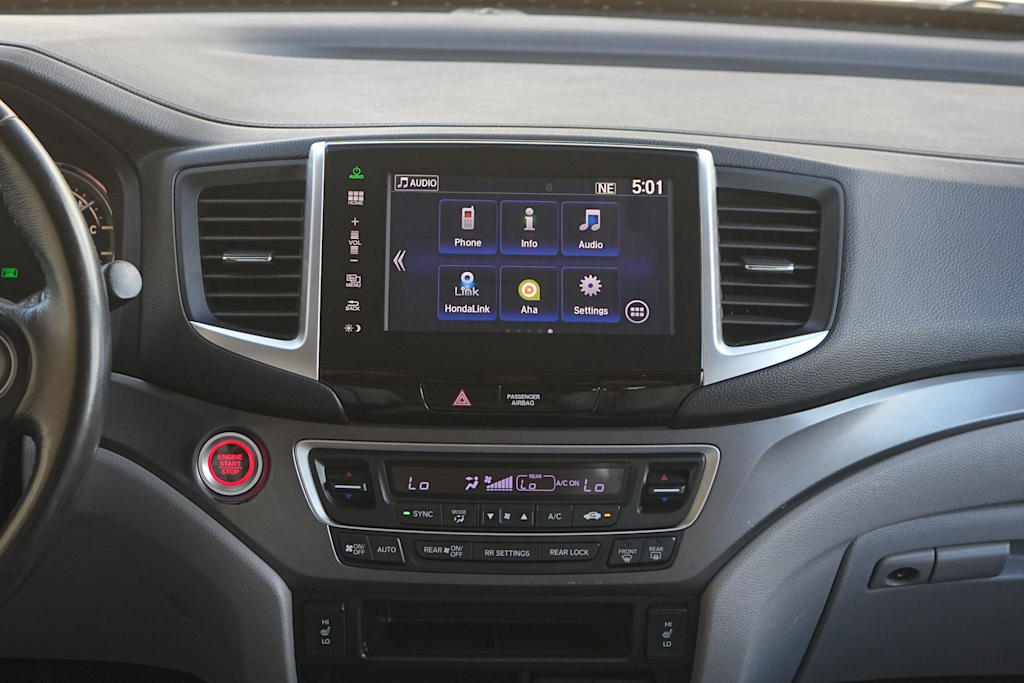 Thumbnail: 2016 Honda Pilot - 15