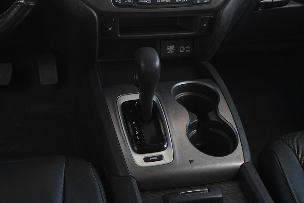 Thumbnail: 2019 Honda Pilot - 16