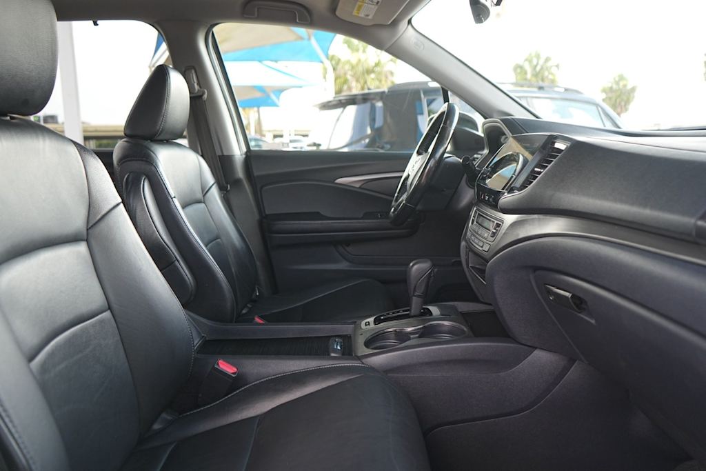 Thumbnail: 2019 Honda Pilot - 12