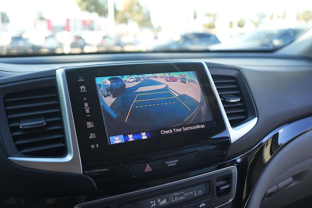 Thumbnail: 2018 Honda Pilot - 25