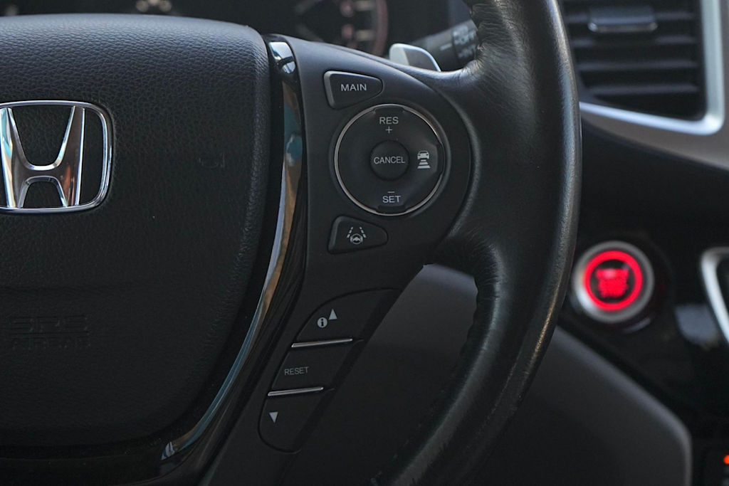 Thumbnail: 2018 Honda Pilot - 24