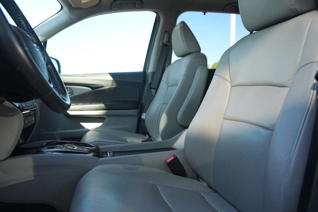 Thumbnail: 2018 Honda Pilot - 10