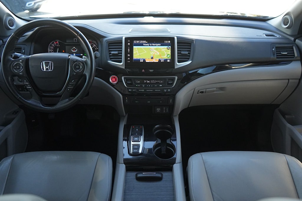 Thumbnail: 2018 Honda Pilot - 9