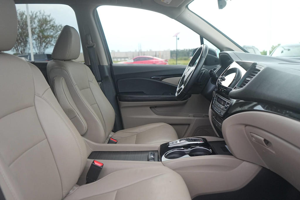 Thumbnail: 2019 Honda Pilot - 12